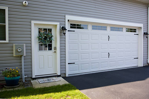 24/7 Emergency Garage Door Panel Replacement experts in Avalon, NJ